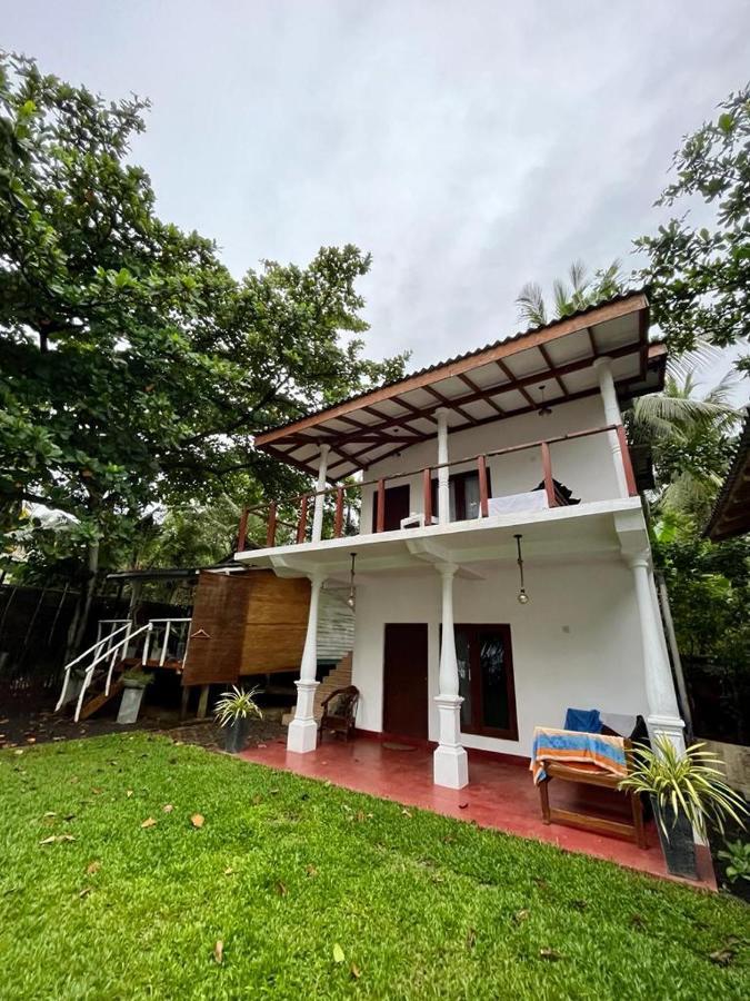 Beach House Kalukatiya - Family Villa, Seaview Room, Garden Room Диквелла Экстерьер фото