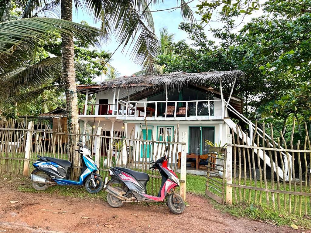 Beach House Kalukatiya - Family Villa, Seaview Room, Garden Room Диквелла Экстерьер фото