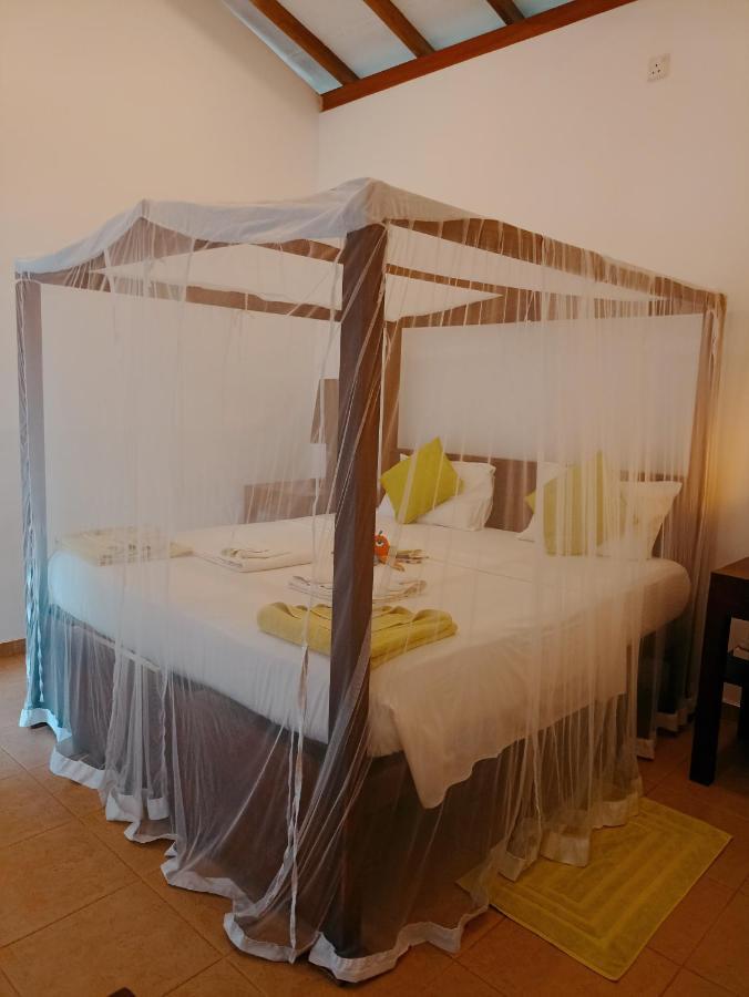 Beach House Kalukatiya - Family Villa, Seaview Room, Garden Room Диквелла Экстерьер фото