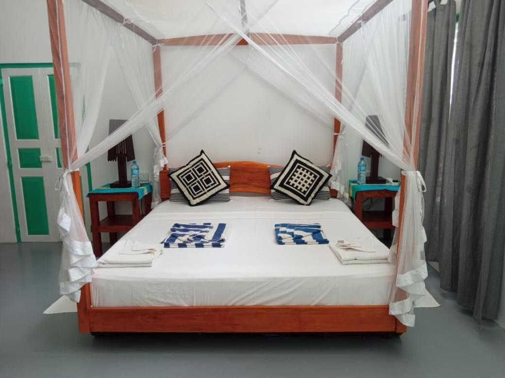 Beach House Kalukatiya - Family Villa, Seaview Room, Garden Room Диквелла Экстерьер фото