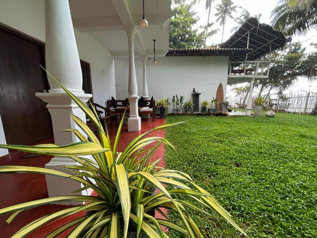Beach House Kalukatiya - Family Villa, Seaview Room, Garden Room Диквелла Экстерьер фото