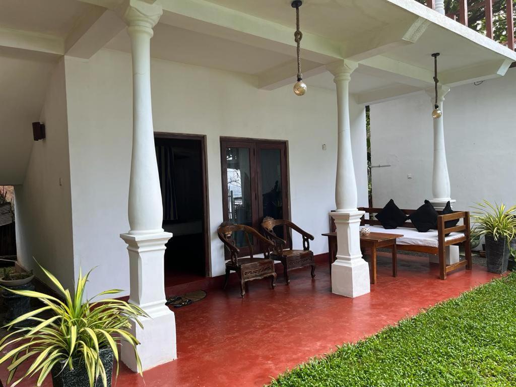 Beach House Kalukatiya - Family Villa, Seaview Room, Garden Room Диквелла Экстерьер фото