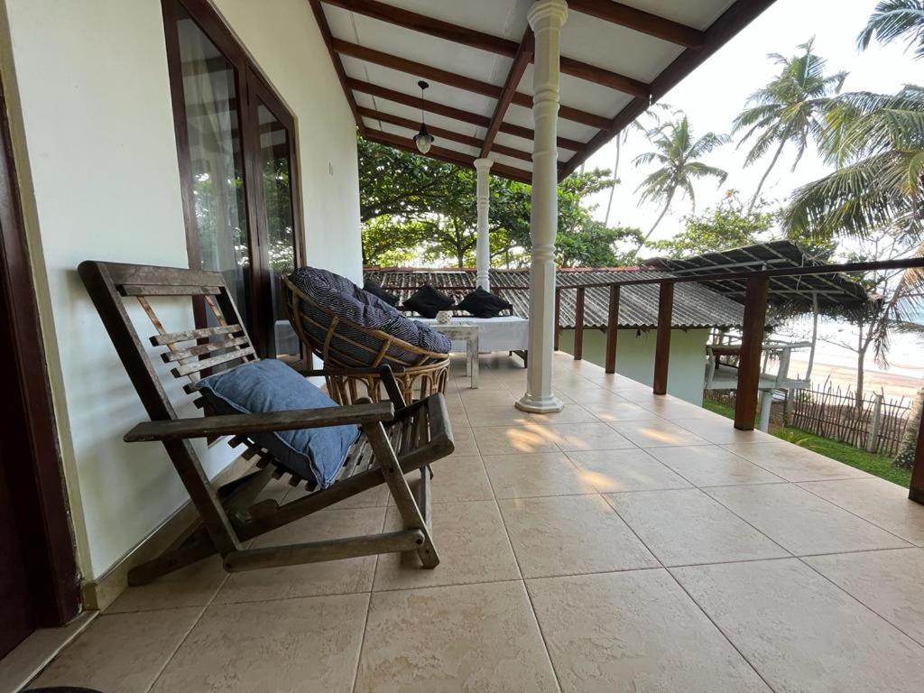 Beach House Kalukatiya - Family Villa, Seaview Room, Garden Room Диквелла Экстерьер фото