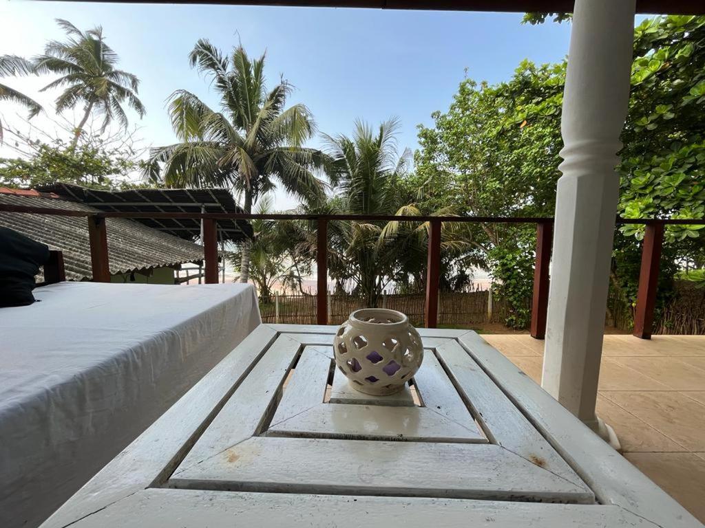 Beach House Kalukatiya - Family Villa, Seaview Room, Garden Room Диквелла Экстерьер фото